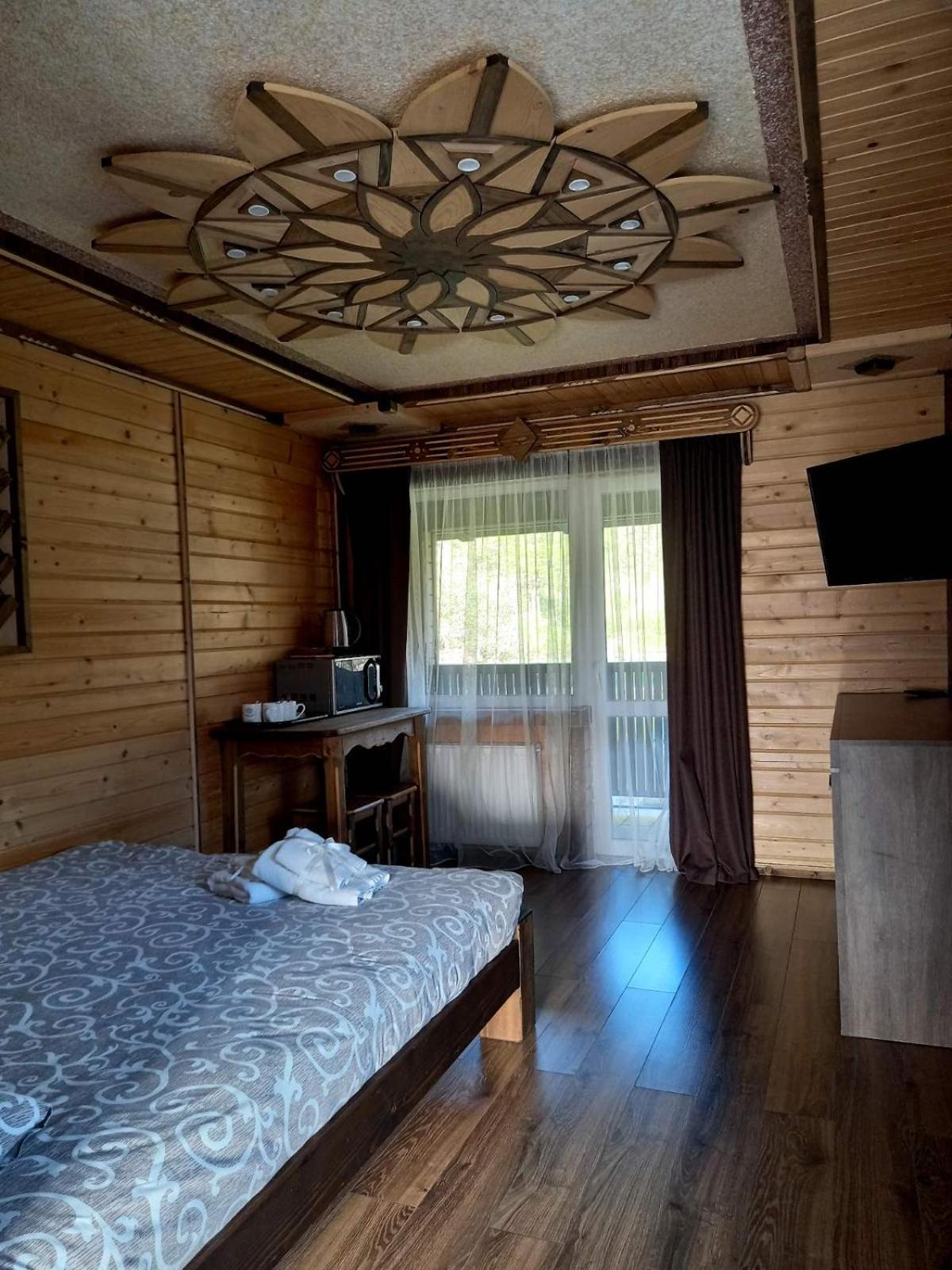 Hotel Voyage Tatariv Extérieur photo
